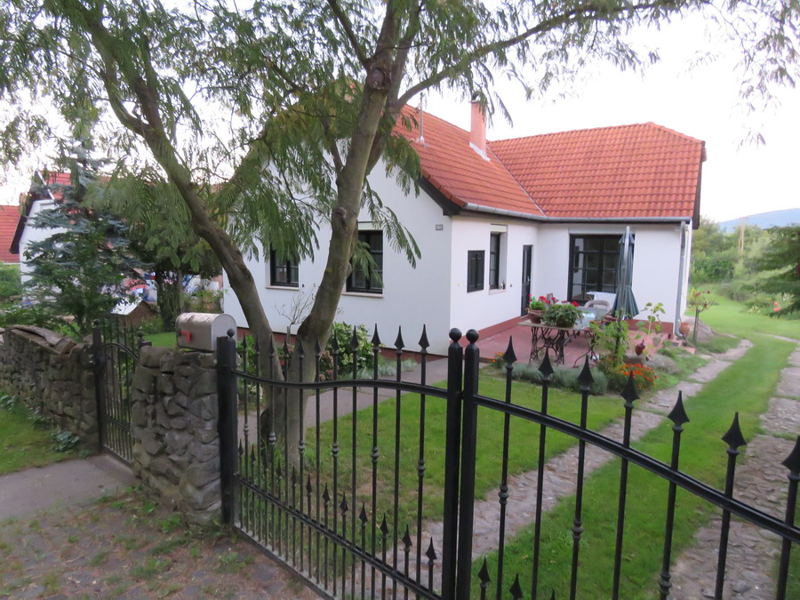 Pilismarót, családi ház