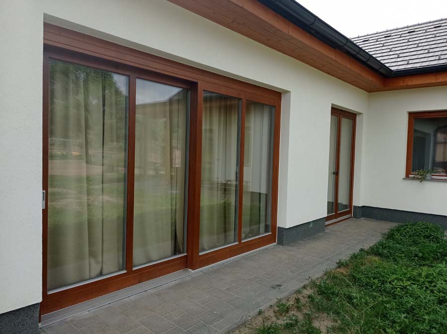 Sárisáp, családi ház