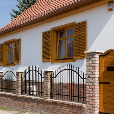 Gyermely, családi ház 1.